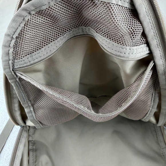 Nike SB Courthouse Backpack Tan Gold Skateboarding Travel Laptop School Bag - Picture 11 of 13